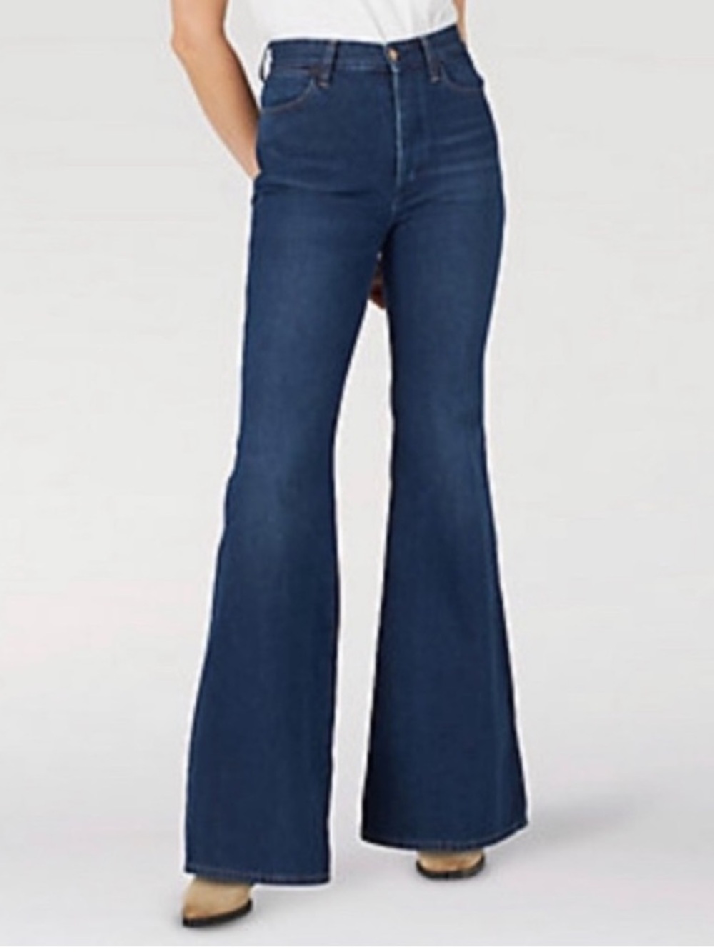 NWT Wrangler Wanderer Flare Bell Bottom Jeans - Size 29 / 34L - 100% Cotton - Picture 3 of 13